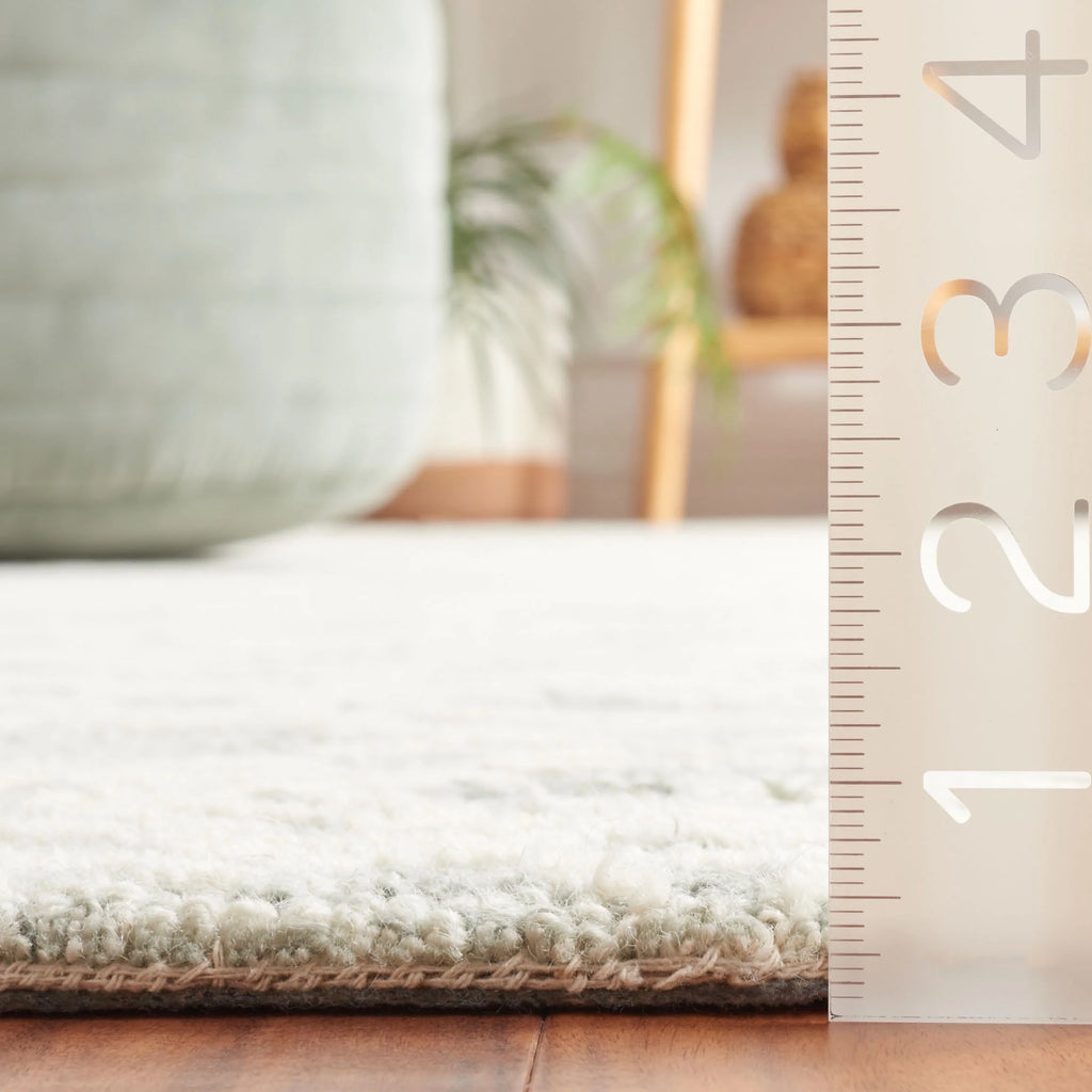 Ivory/Grey Geometric Area Rug, 5' x 8' X545931