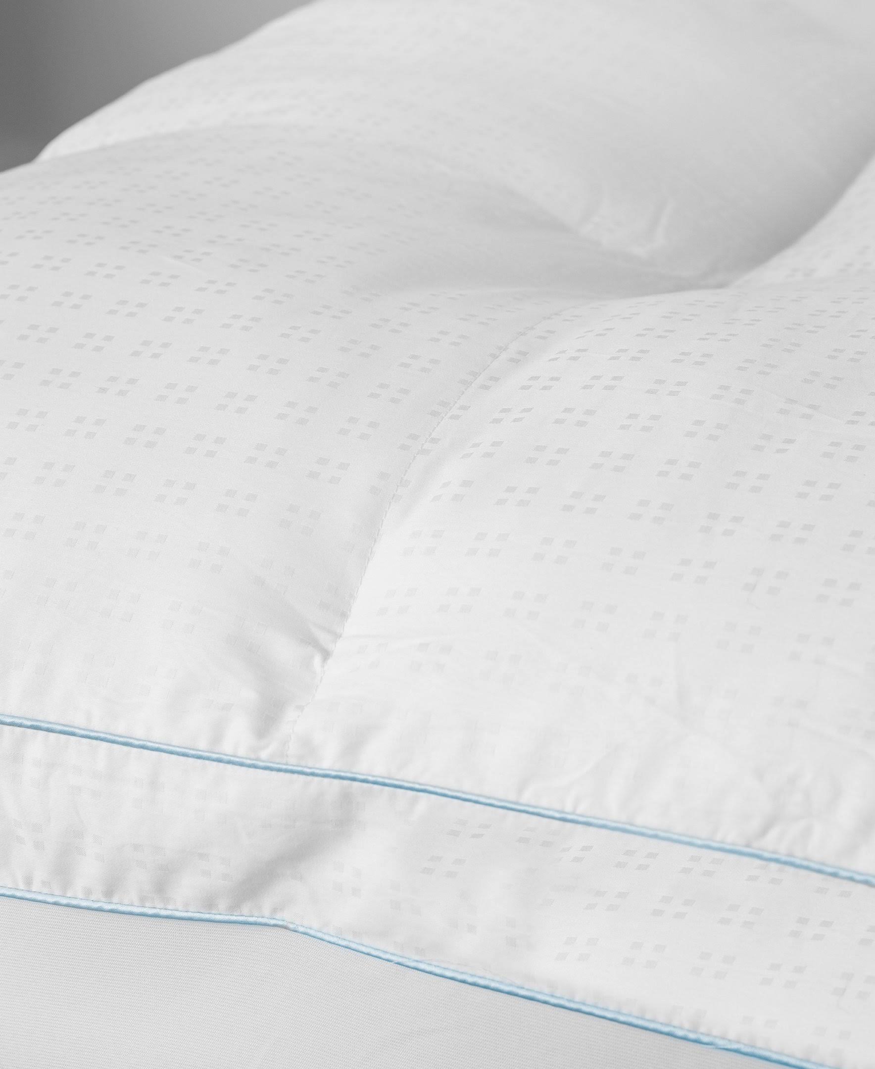 White Full Fiberbed with Cooling Gel Beads O6462