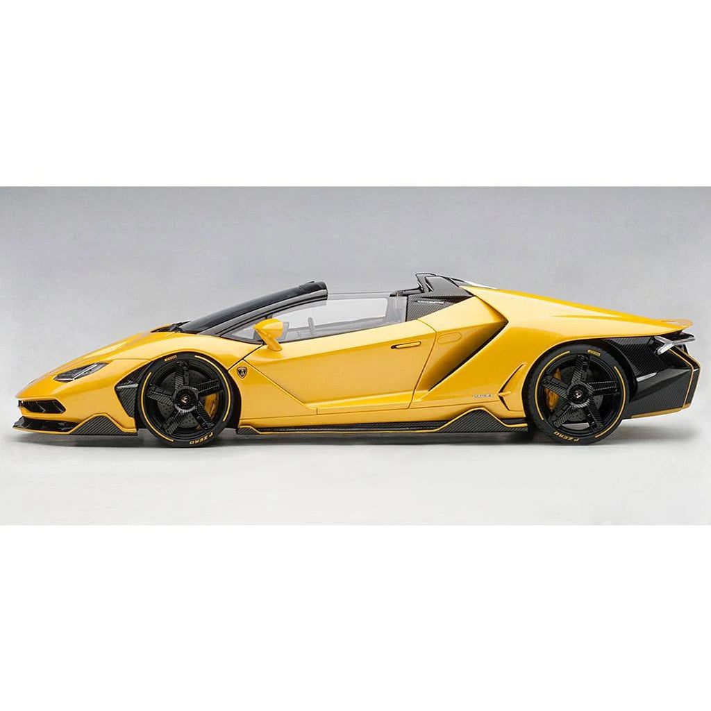 1/18 Pearl Yellow Model Car J820