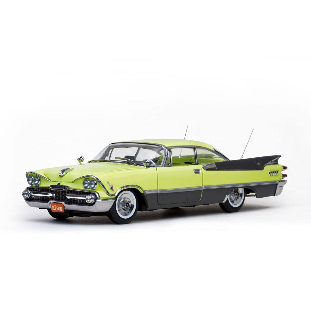 Yellow Platinum Edition 1/18 Diecast Model Car C7933