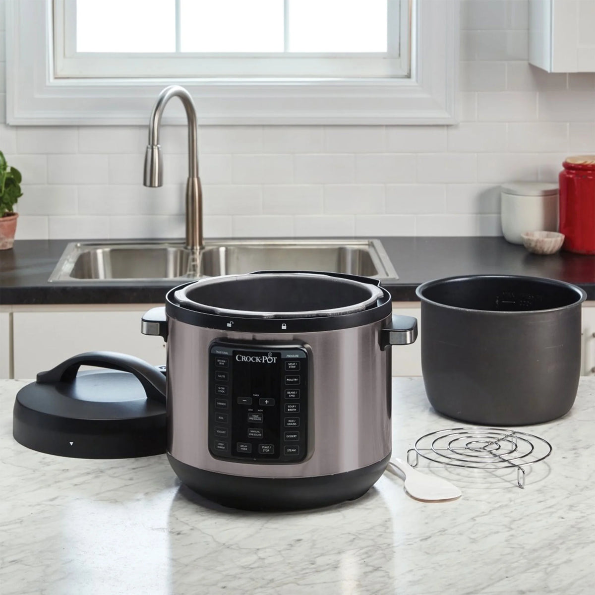 8 Quart 15 Function Crock Multi-Cooker with Lid B28186