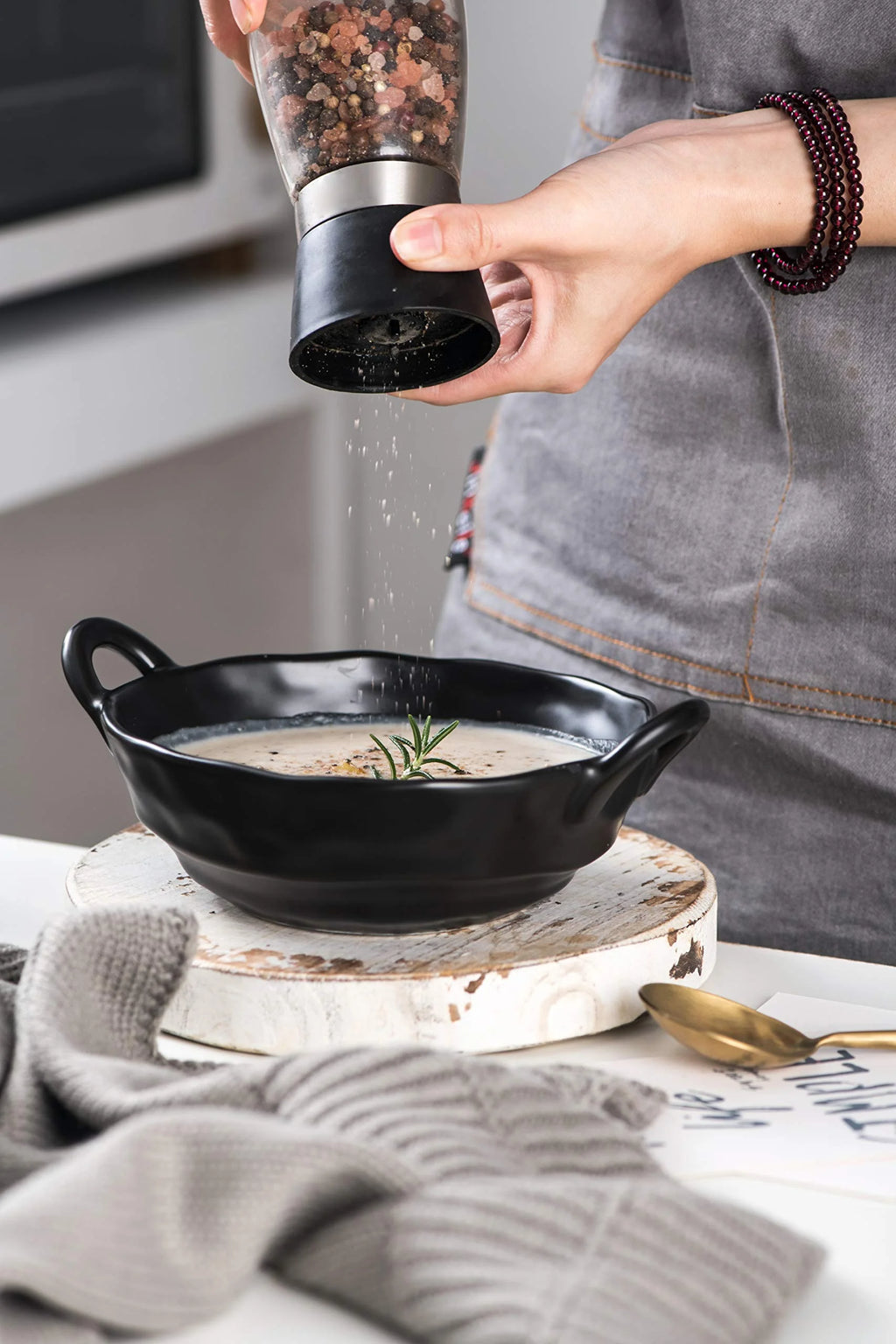 Black Ceramic Matte Glazed Bowls Set of 4 W112210