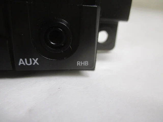 Single CD DVD Satellite Player Radio Stereo V83537