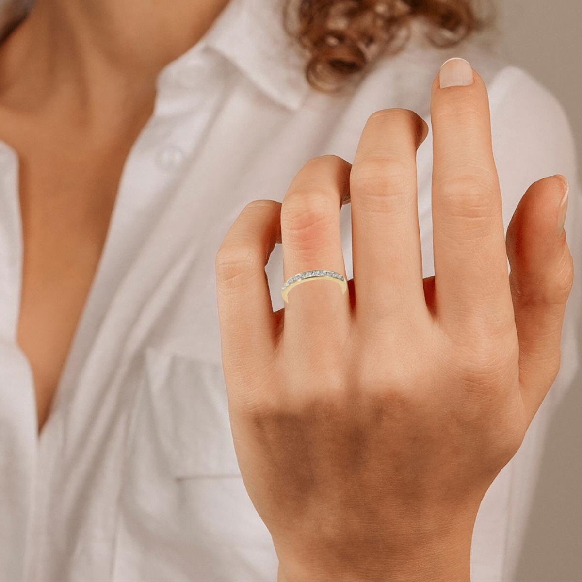 18k Yellow Gold Diamond Wedding Band T145979