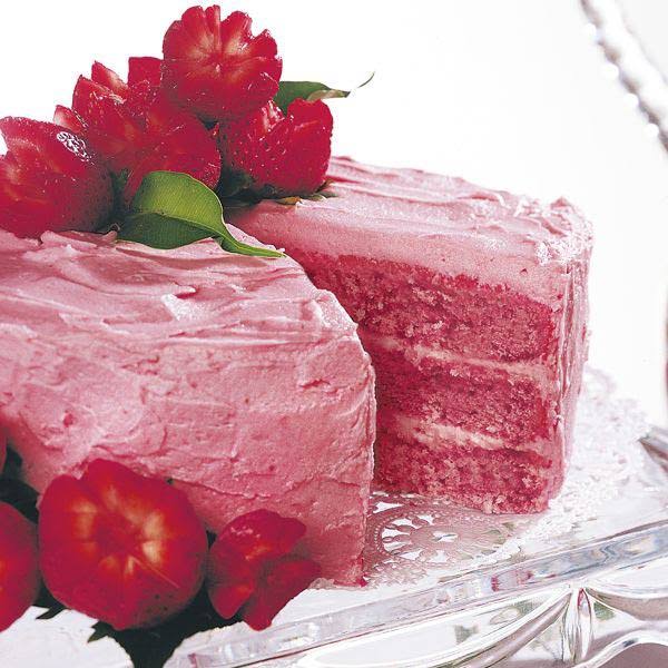 Strawberries & Cream Layer Cake B284