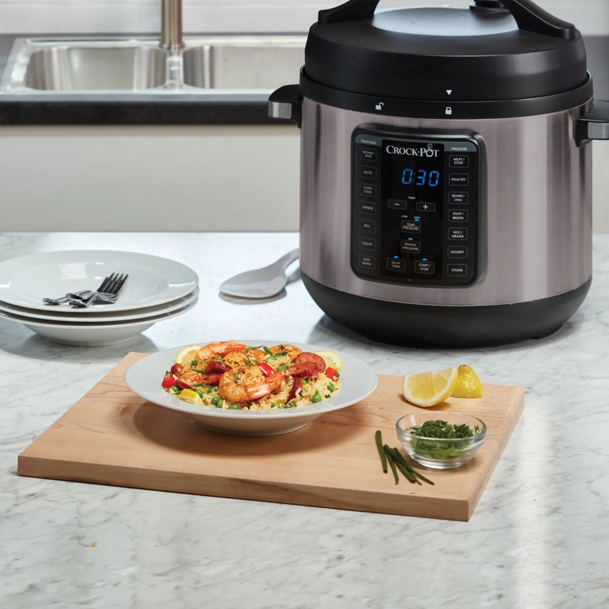 8 Quart 15 Function Crock Multi-Cooker with Lid B28186