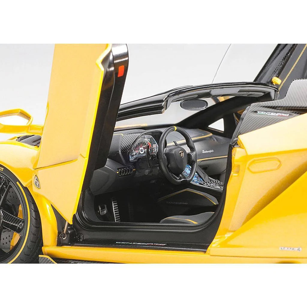 1/18 Pearl Yellow Model Car J820